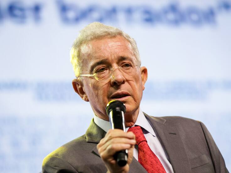 Uribe elogia a Perú y cuestiona manejo de Petro sobre disputa amazónica 1 S4MBGKHPIRDEJMBMZTKIZODOWY