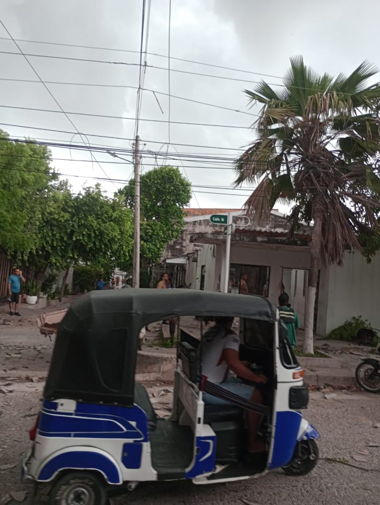 ¡Emergencia en Soledad! Vendaval de categoría F1 siembra pánico y deja graves daños en varios barrios 1 c36f9619 5489 4745 baaa 2f16ad80a9f8