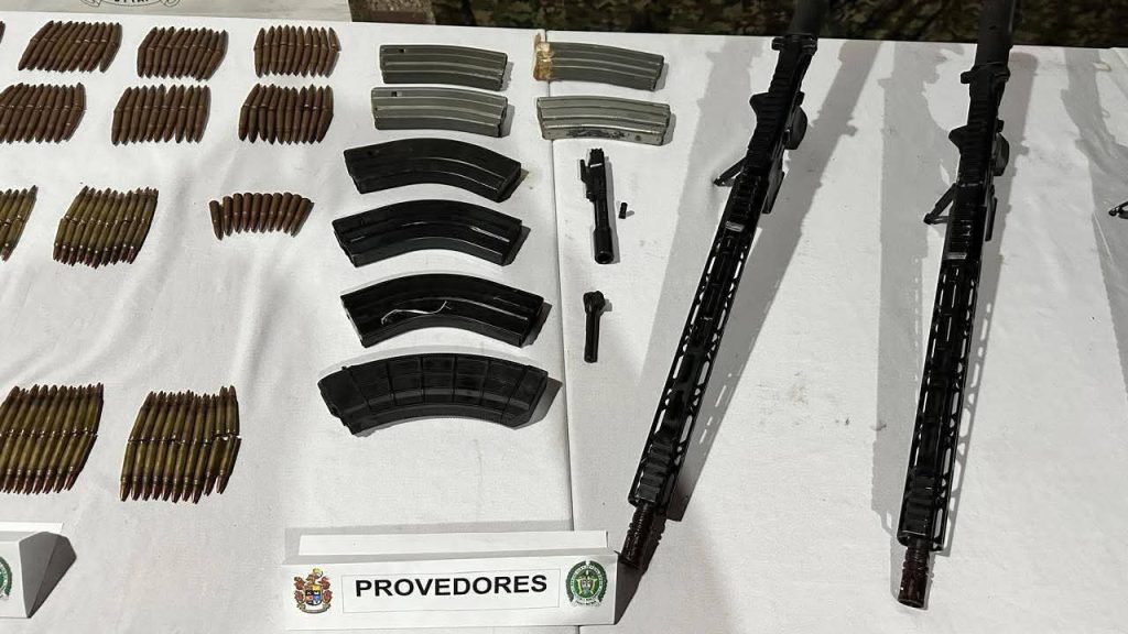 Policía y Ejército halla arsenal del ‘Clan del Golfo’ en Altos del Rosario, Bolívar 2 cf8d8f31 6c5e 47ad b3f3 2c9291345ed7