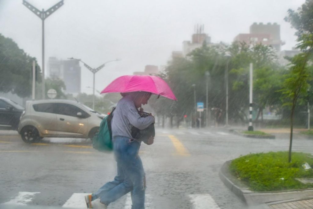 Fin de semana bajo amenaza de lluvias y vendavales en el Caribe colombiano: Barranquilla no se escapa 1 lluvias