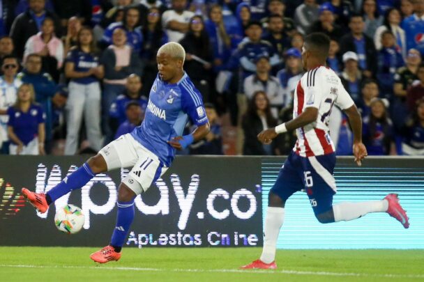Millonarios despierta y le arrebata el invicto a Junior con un contundente 3–0 en El Campín 2 millos 1 608x405 1