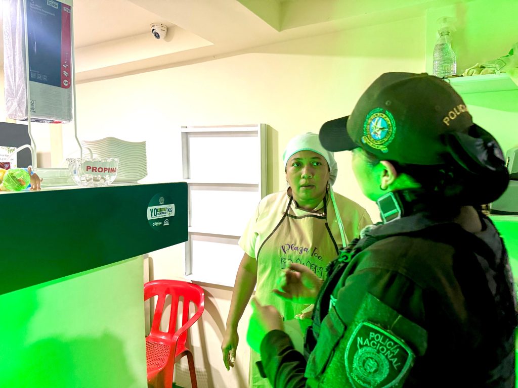 Policía Nacional celebró el Día del Amor y la Amistad junto a la comunidad en Bolívar 4 1819b3cd f8b0 48f5 989f e323cc9d8488