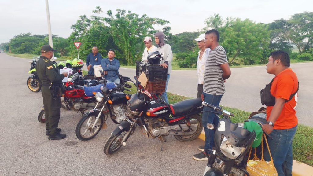 Policía Nacional promueve la seguridad vial con el lema "Anda seguro, tu familia te espera" en Bolívar 1 182aa14c e7af 4f7e 9dc6 72fa877f60a4