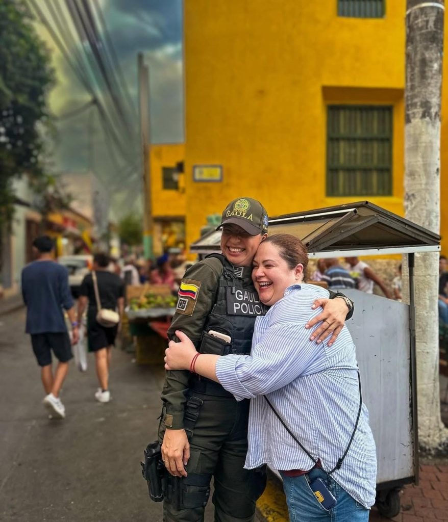 Policía Nacional celebró el Día del Amor y la Amistad junto a la comunidad en Bolívar 1 373952fb 4d74 46d0 b0ed 3def2da53635