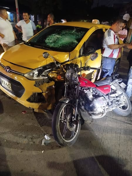 Aparatoso accidente de tránsito en la Cordialidad con carrera 19 en Barranquilla 2 544937996 1230608795747252 5296280149204144811 n 1