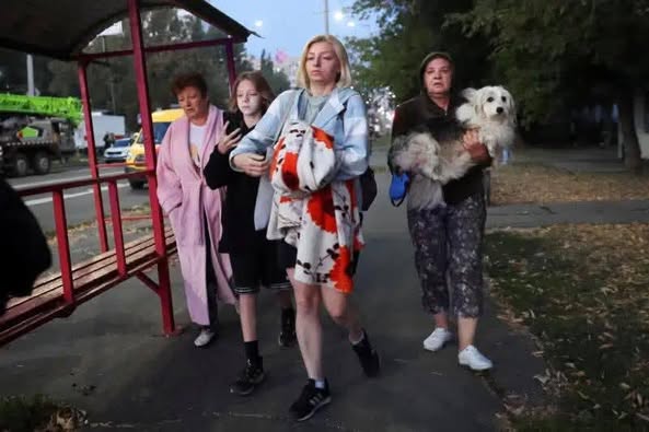 Impacto directo al corazón del poder: Rusia ataca por primera vez el edificio del Gabinete en Kyiv 3 545034613 1230614982413300 7990698926054792421 n