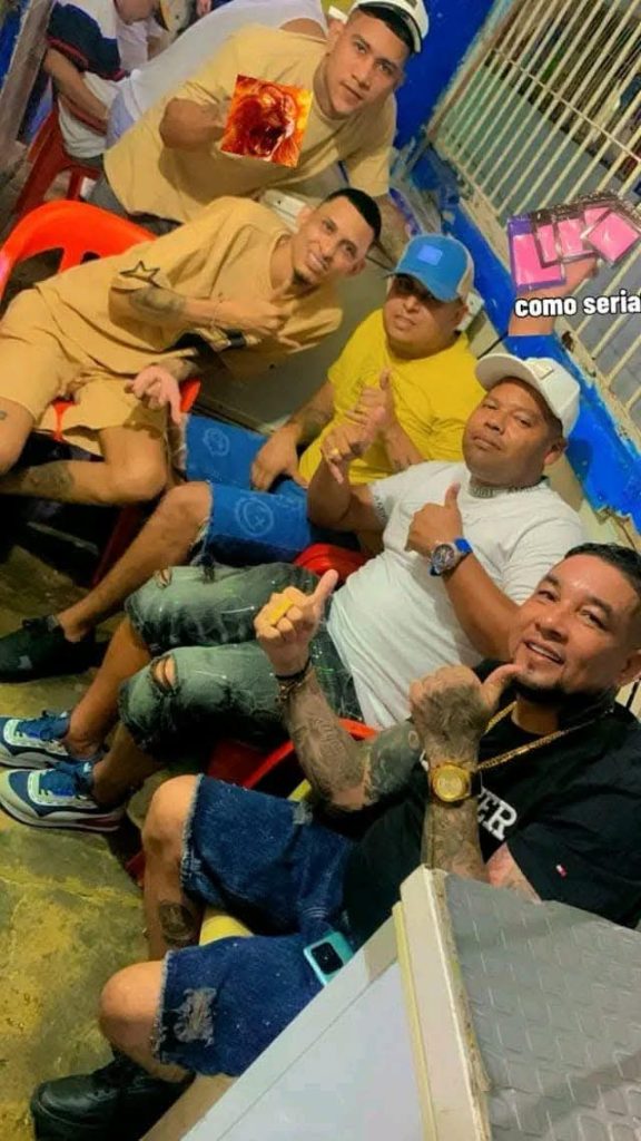 Escándalo en cárcel El Bosque: presos celebran con cervezas y celulares, Inpec habla de “posible corrupción” 3 62313530 e7ad 43c1 bd64 782a61a158db