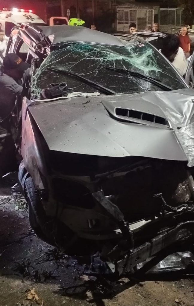 Camioneta se volcó en el norte de Barranquilla: un muerto y dos heridos graves 2 84fb00c7 873b 4386 a246 f330036e02f7