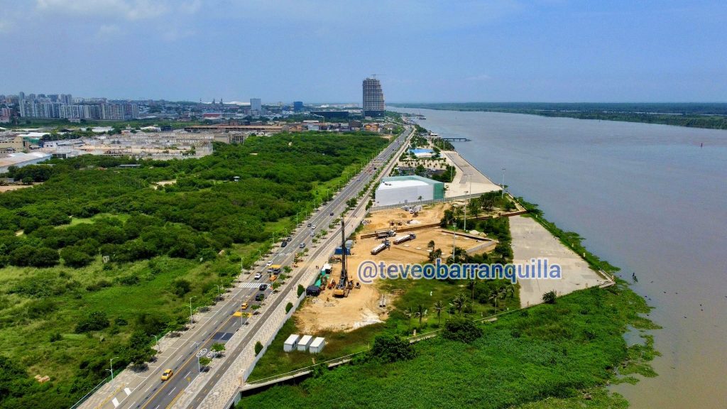 ¡Barranquilla se prepara para recibir su nueva joya turística! Llegaron las estructuras de la Noria del Gran Malecón 1 G0BTmnTWwAAXPk7