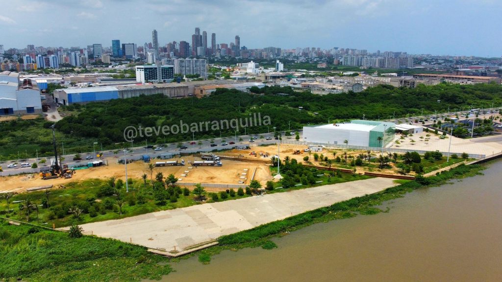 ¡Barranquilla se prepara para recibir su nueva joya turística! Llegaron las estructuras de la Noria del Gran Malecón 2 G0BTmndW4AAERuL