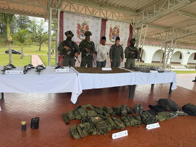 Capturan a alias 'Stiven', cabecilla de la estructura ‘Carlos Patiño’ de las disidencias de las FARC, en El Tambo, Cauca 1 GzzwLugWoAANEHx 1