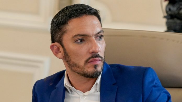 ef4e017b-830a-46c5-8c0d-6b1021a032e4