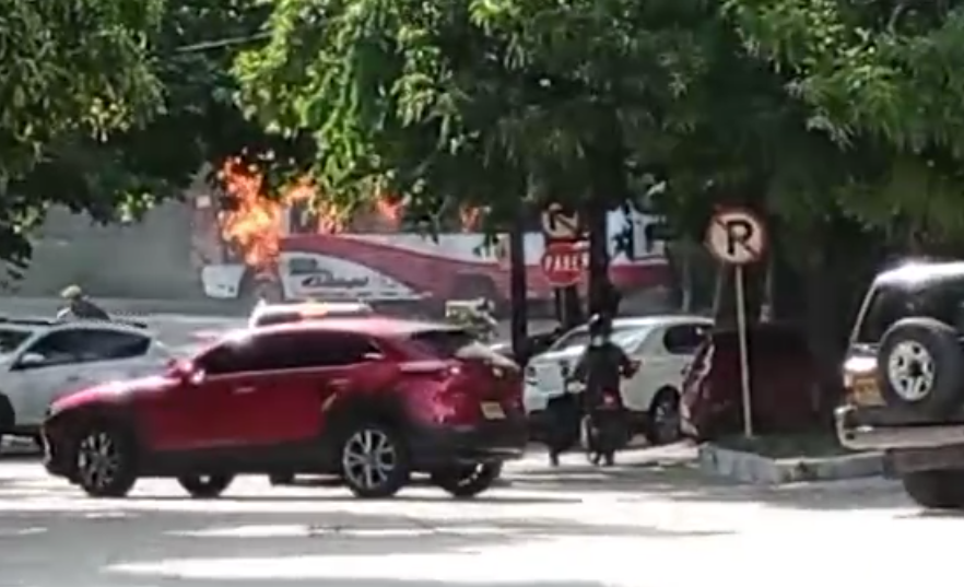 Se incendia bus de pasajeros en la calle 84 con carrera 53 1 image 10
