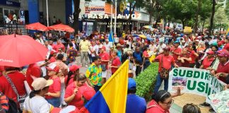 Maestros y centrales obreras marcharon exigiendo la implementación del nuevo modelo de salud del magisterio
