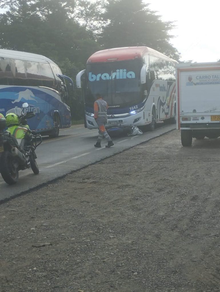 Bus de la empresa Brasilia arrolla a motociclista en Sabanalarga 1 116abe8e d332 4e61 9f91 7797799df3bf 1
