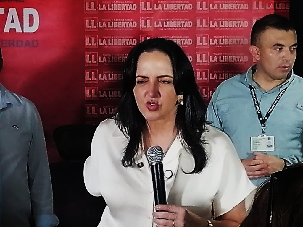 María Fernanda Cabal propone “revolución tecnológica” para periodistas comunitarios: “No más mendicidad, más libertad y herramientas” 1 433e3176 1383 40cd bc9d ef57dd1362bd