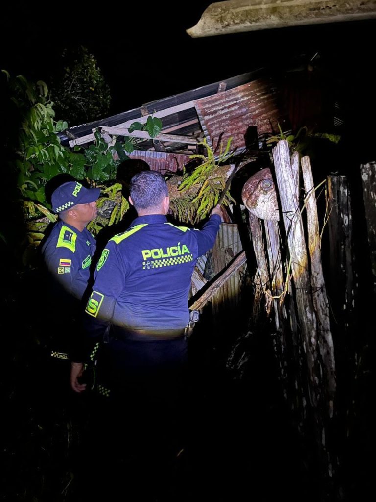 Donde el viento destruyó hogares, la Policía sembró esperanza 1 6eaf3d11 3e35 4481 b0b3 330aec16e812