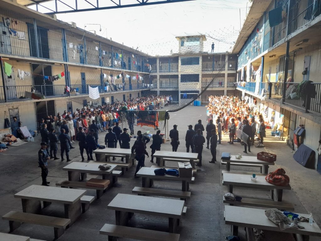 Así fue cómo el INPEC realizó megaoperativo en 123 cárceles del país tras ola de atentados contra dragoneantes 4 G216jjzWUAAuu1r