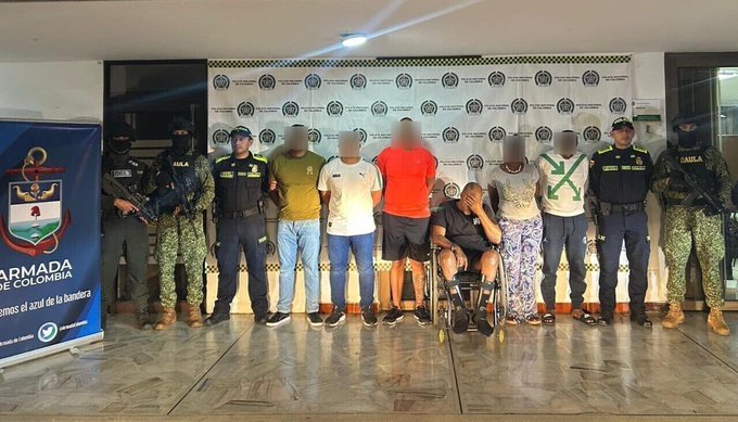 Capturan a seis miembros de red transnacional de narcotráfico, entre ellos tres uniformados de la Armada 1 G4YWWo2WEAAWvpD