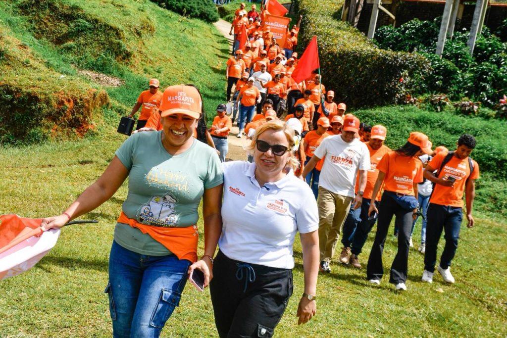 Líderes comunales de Minca y veredas de la Sierra Nevada se suman a la campaña de Margarita, la de Caicedo 6 IMG 20251026 WA1544