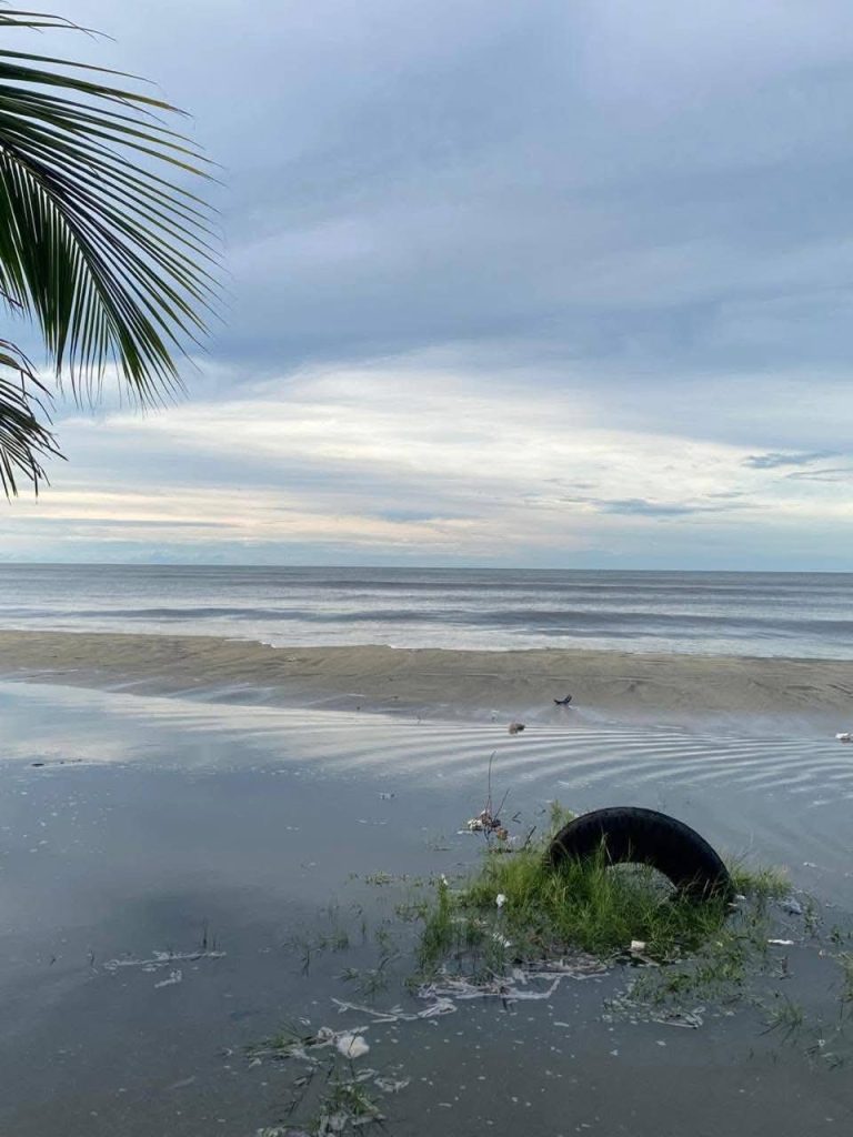 El mar se tragó las calles de Puebloviejo y el alcalde… ¿dónde está? 3 IMG 20251028 WA0739