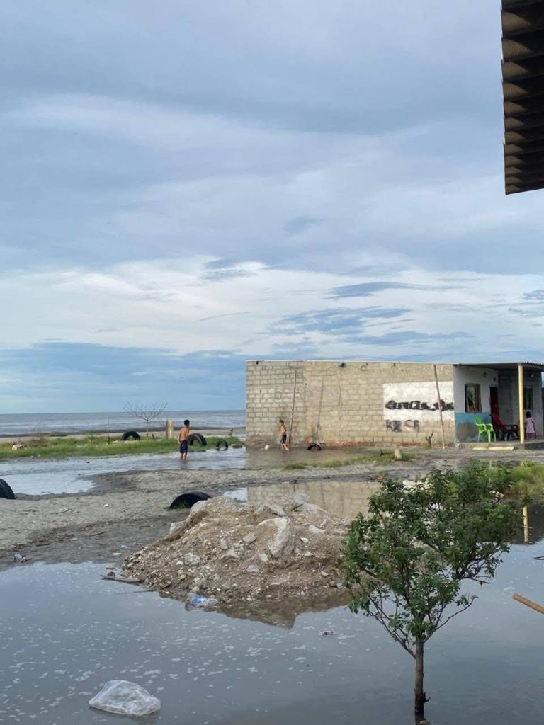 El mar se tragó las calles de Puebloviejo y el alcalde… ¿dónde está? 4 IMG 20251028 WA0740