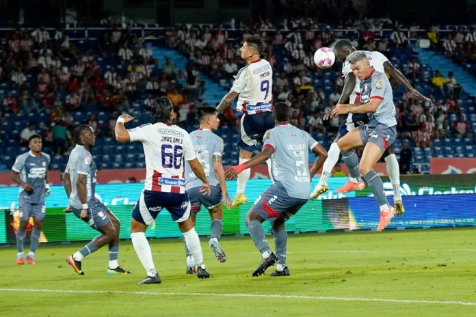 Jose-Cuenu-ganando-un-duelo-aereo-1122x748