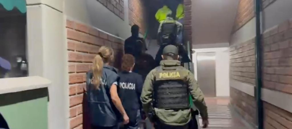 Desarticulan banda internacional por explotación sexual de mujeres: 12 detenidos en Colombia y Europa 1 Policia 0