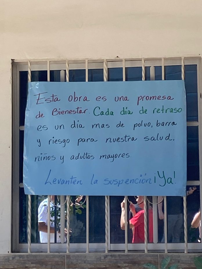 “¡El pueblo no se rinde!” Comunidad de Tayrona y congresista Ingrid Aguirre exigen reanudar obras de ‘Mi Calle’ suspendidas por la Alcaldía de Santa Marta 2 WhatsApp Image 2025 10 28 at 14.07.07 1 696x928 1