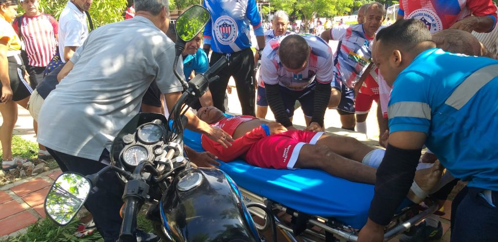 El último gol del profe Adalberto: Despedida que conmueve en las canchas de fútbol en Barranquilla 3 ae8d8292 0101 4f54 9380 fc39c98413d3