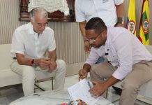 af2c7349 a83d 4e30 952d 2f0bad649c4d