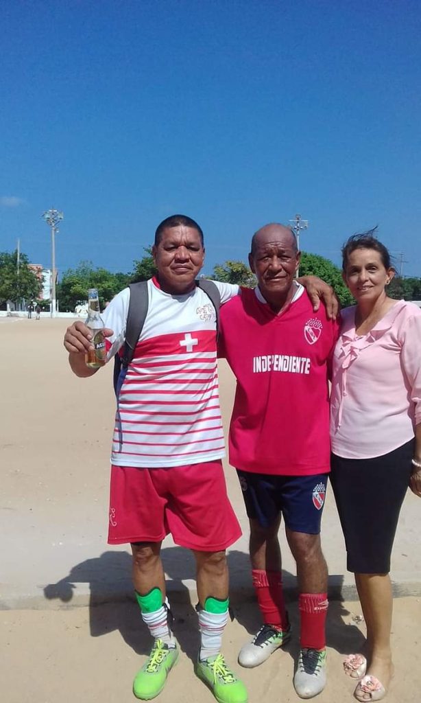 El último gol del profe Adalberto: Despedida que conmueve en las canchas de fútbol en Barranquilla 2 e7875676 46bb 4f4f ae3c 2677e2affc9f 1
