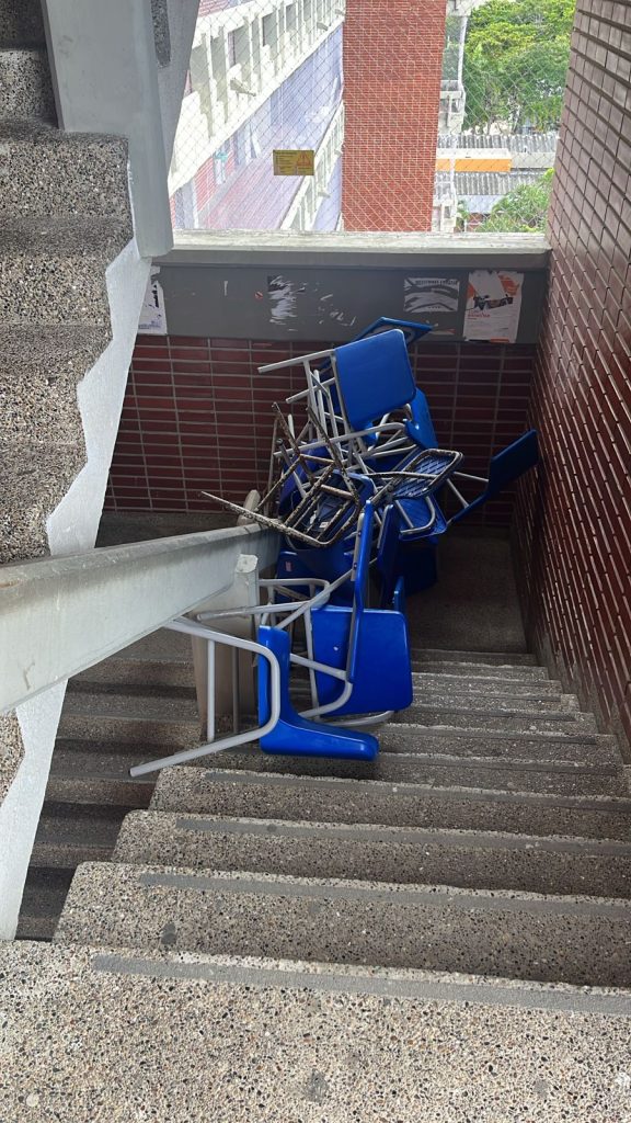 VIDEOS: Disturbios en la Universidad del Atlántico por elección de Leyton Barrios como rector 4 ffc695e1 9a6d 4522 8e6d 7a9aa600de1a