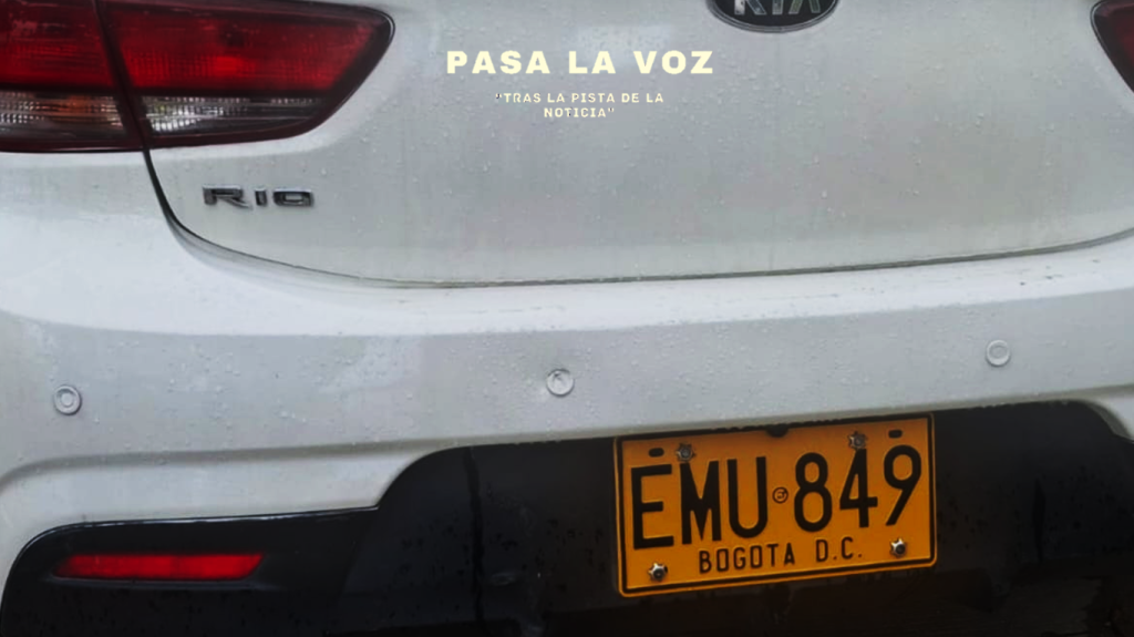 ¡Casi arma el caos en la Ventana al Mundo! Conductor se voló el semáforo y por poco atropella a madre e hija 1 image 114