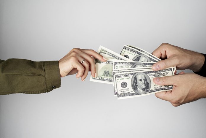 💰 Descubre cómo funcionan los préstamos en Colombia, cuáles son los más comunes, qué bancos y apps los ofrecen y cómo no endeudarte de más.