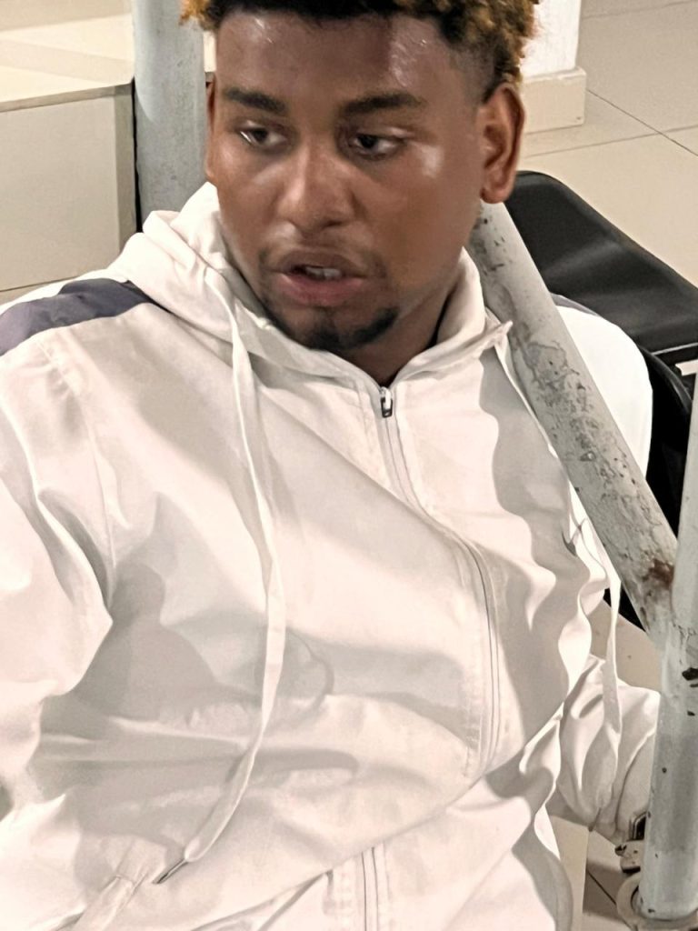 Caen delincuentes tras robo a local comercial en Villa Olímpica: se recuperan celulares y motocicletas 4 02753416 8944 4e4a 9ab4 d7a476e7e2f1