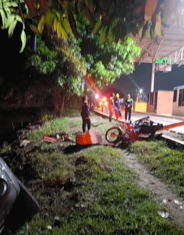 265f235f f401 4651 845d d533a4c178a2