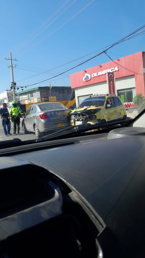 Accidente de tránsito en la Circunvalar a la altura del barrio La Pradera 1 5316948a e2a5 40bf bde8 0202b2c5685d 1