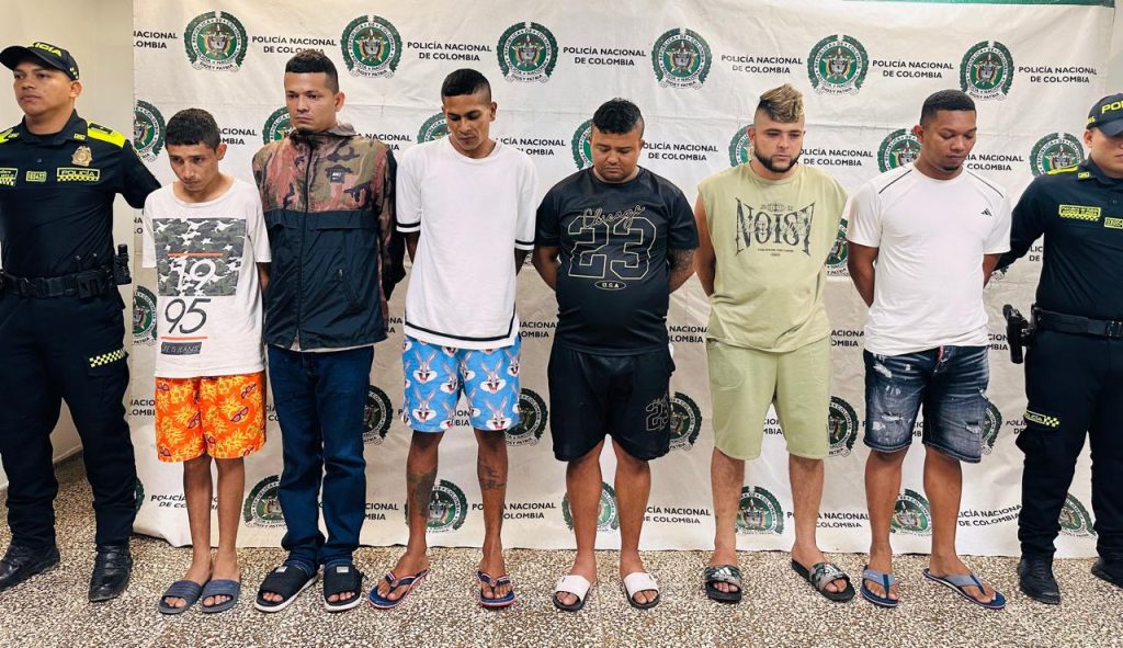 Capturan a seis miembros de ‘Los Costeños’ y notifican en prisión a alias ‘Castor’ y ‘Negro Ober’ por homicidio, extorsión y narcotráfico 1 Capturados