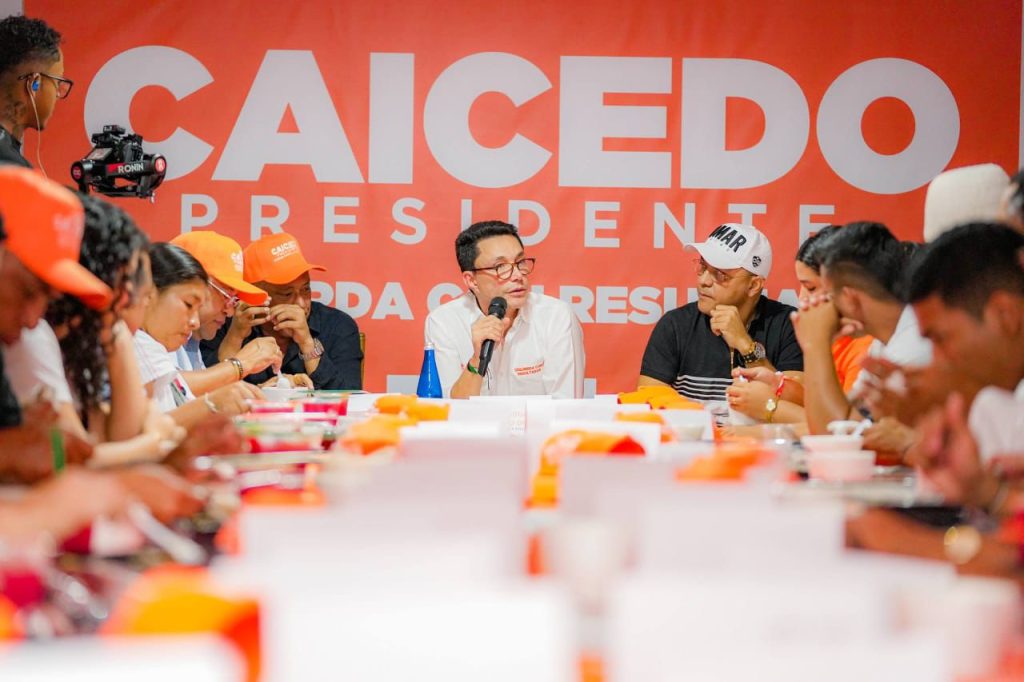 Con el apoyo de sectores sociales, Valledupar ve en Caicedo al sucesor del progresismo en la Presidencia, tras ser el único en encarnar a una izquierda con resultados 4 IMG 20251111 WA1251