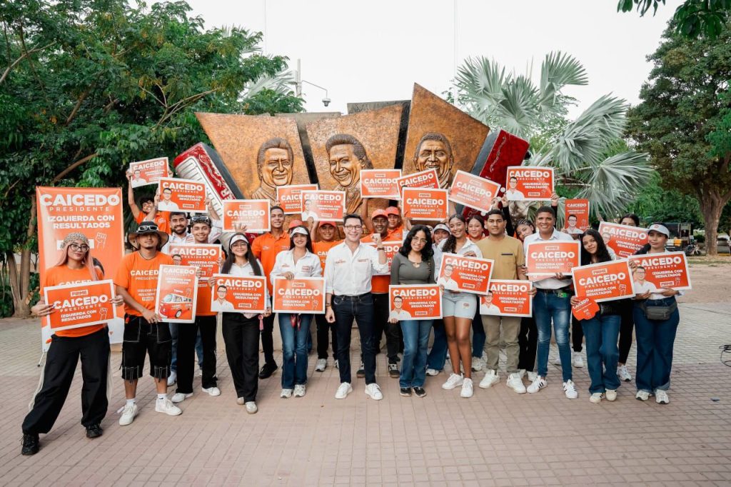 Con el apoyo de sectores sociales, Valledupar ve en Caicedo al sucesor del progresismo en la Presidencia, tras ser el único en encarnar a una izquierda con resultados 3 IMG 20251111 WA1252