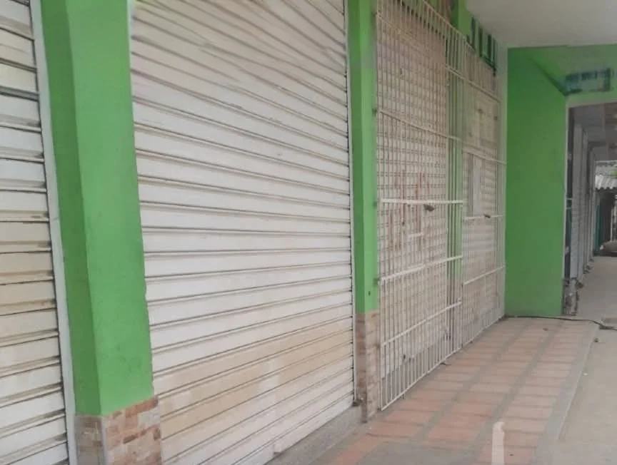 Ni tiendas, ni estaderos, ni panaderías: el miedo se apoderó de la Zona Bananera 2 IMG 20251102 155259 1