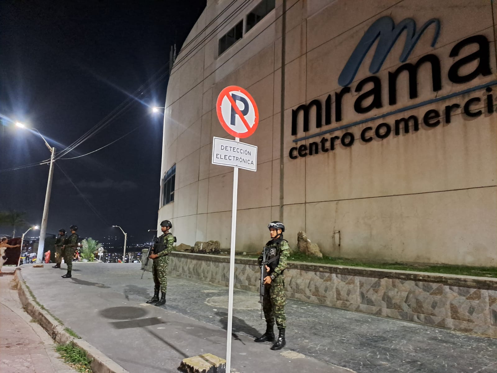 Ejército fortalece patrullajes de seguridad en Barranquilla 4 Patrullajes militares 4
