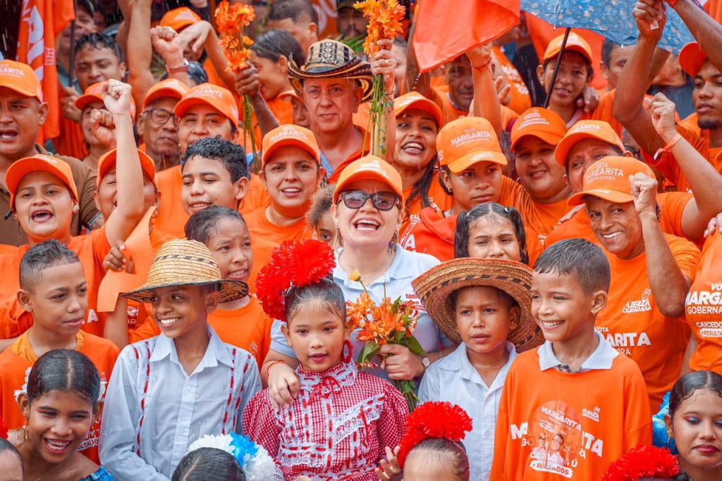 Ni la lluvia detuvo la fuerza del pueblo: El Piñón se volcó a las calles a Respaldar a Margarita Guerra 4 af0b8367 fef1 45d7 831e baa0e8f889b6