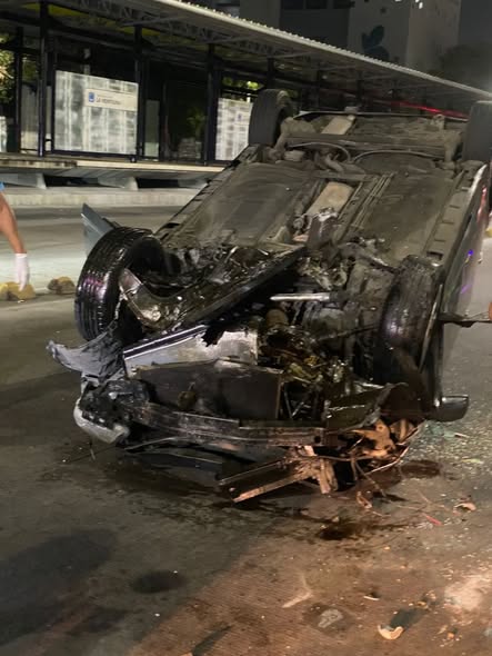 Volcamiento vehicular sacudió en la Murillo esta madrugada dejó un herido y cuantiosos daños 2 605020419 17991113057911915 5523665610074488430 n