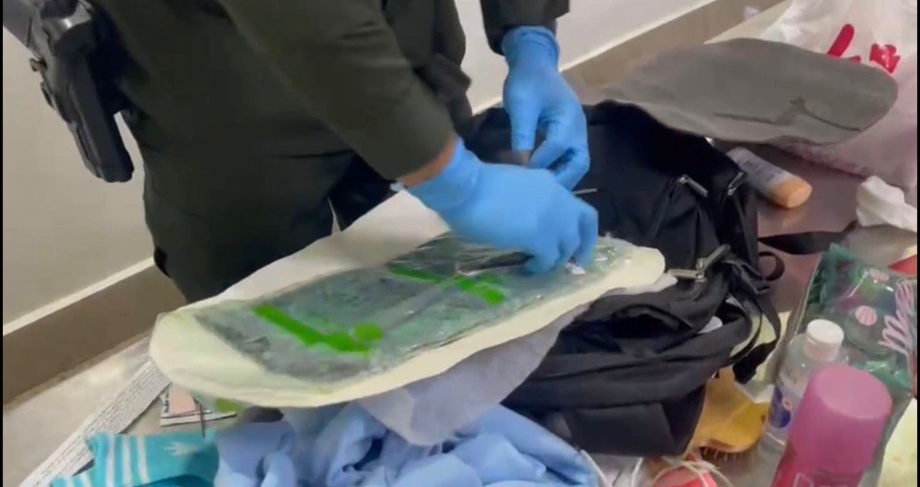 Cocaína en la maleta