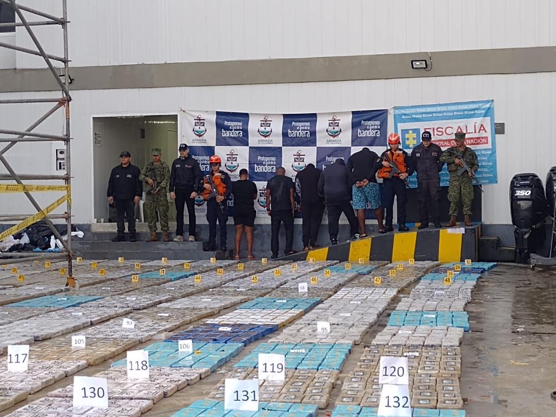Armada incauta 4,5 toneladas de cocaína del ‘Clan del Golfo’ en el Golfo de Morrosquillo 1 Incautacion de droga en el Golfo de Morrosquillo 2