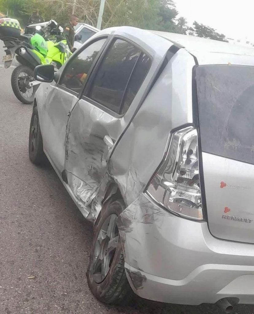 Arranque de año con accidentes en Sucre: choque en la Troncal de Occidente deja solo daños materiales 1 100c8180 3be6 473a b105 ca5360428ce6