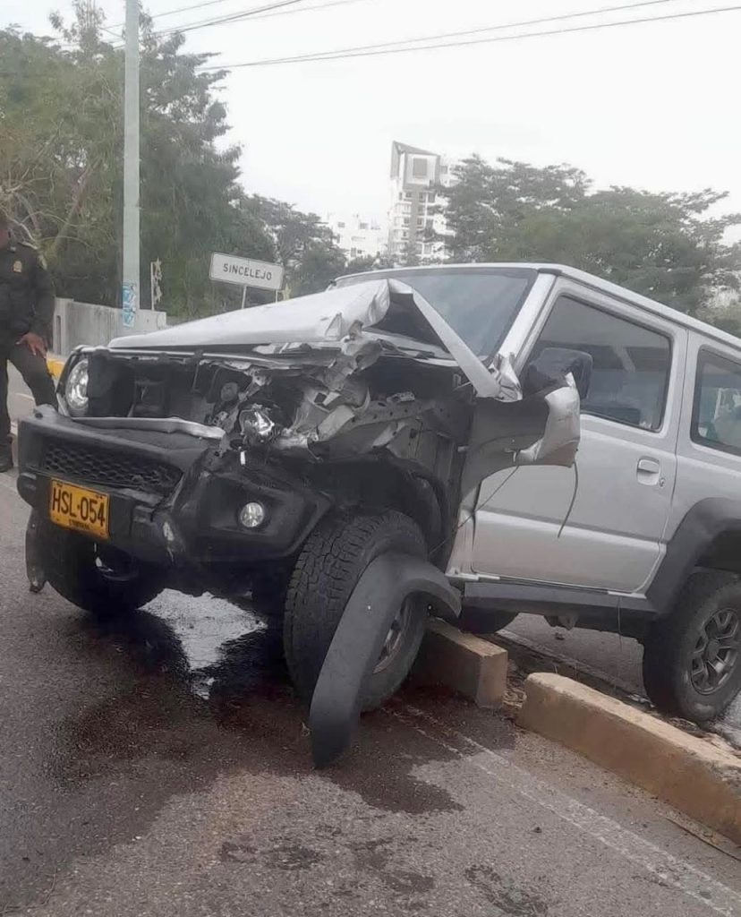Arranque de año con accidentes en Sucre: choque en la Troncal de Occidente deja solo daños materiales 3 4b466092 c378 4f00 8d4d 6dd4fe8249aa