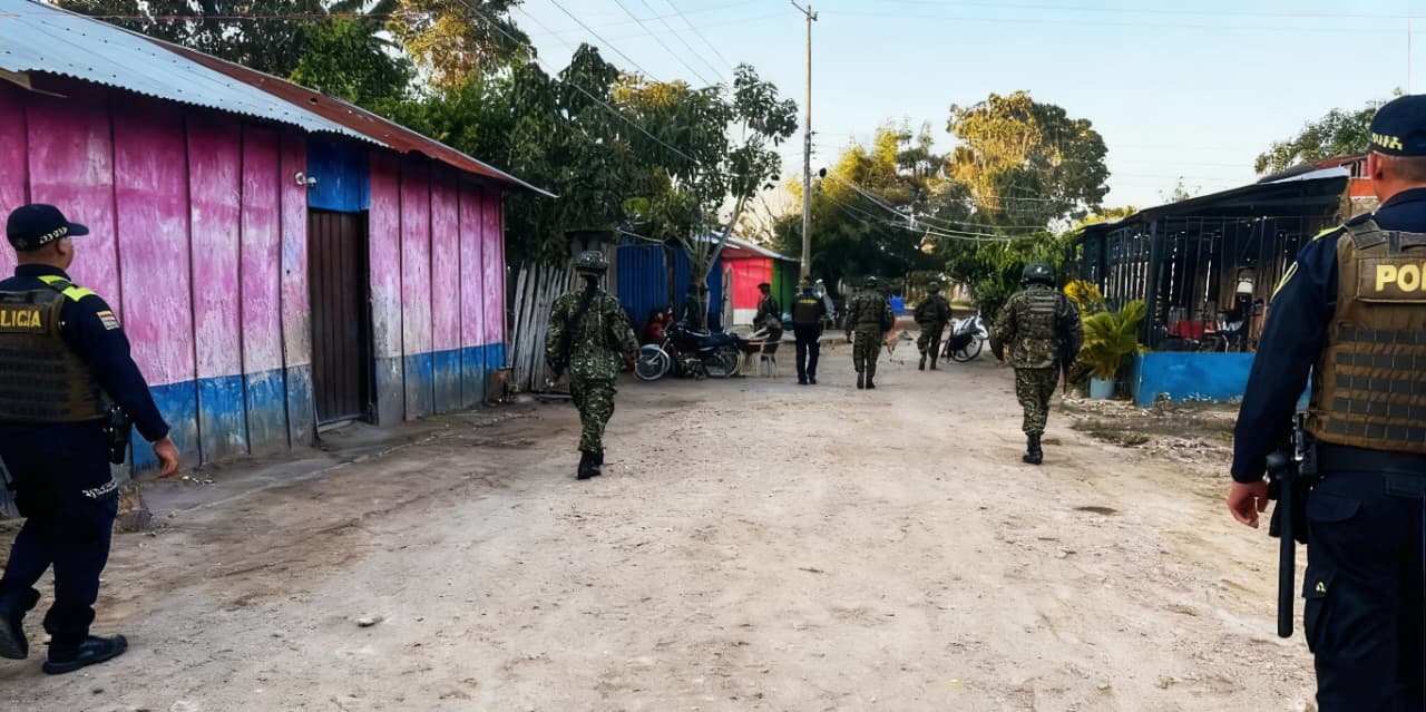 Policía y Ejército refuerzan presencia en Montecristo con controles y acercamiento a la comunidad 1 54078f34 b986 4e8d bf74 d47b6b2c1734
